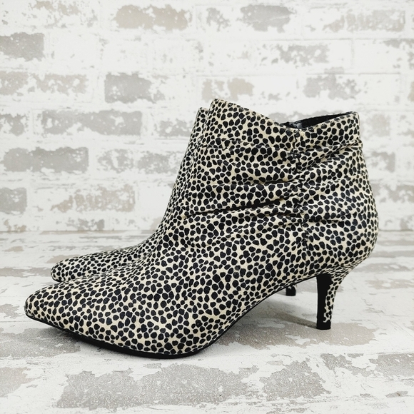 Kelly & Katie Shoes - NEW Kelly & Katie Arina Animal Print Black White High Heel Ankle Boots D839